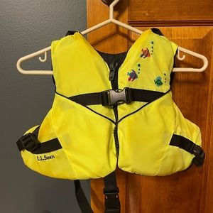 LL Bean kids life jacket for boy or girl. 30-50 lbs